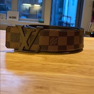 Men’s Louis Vuitton belt